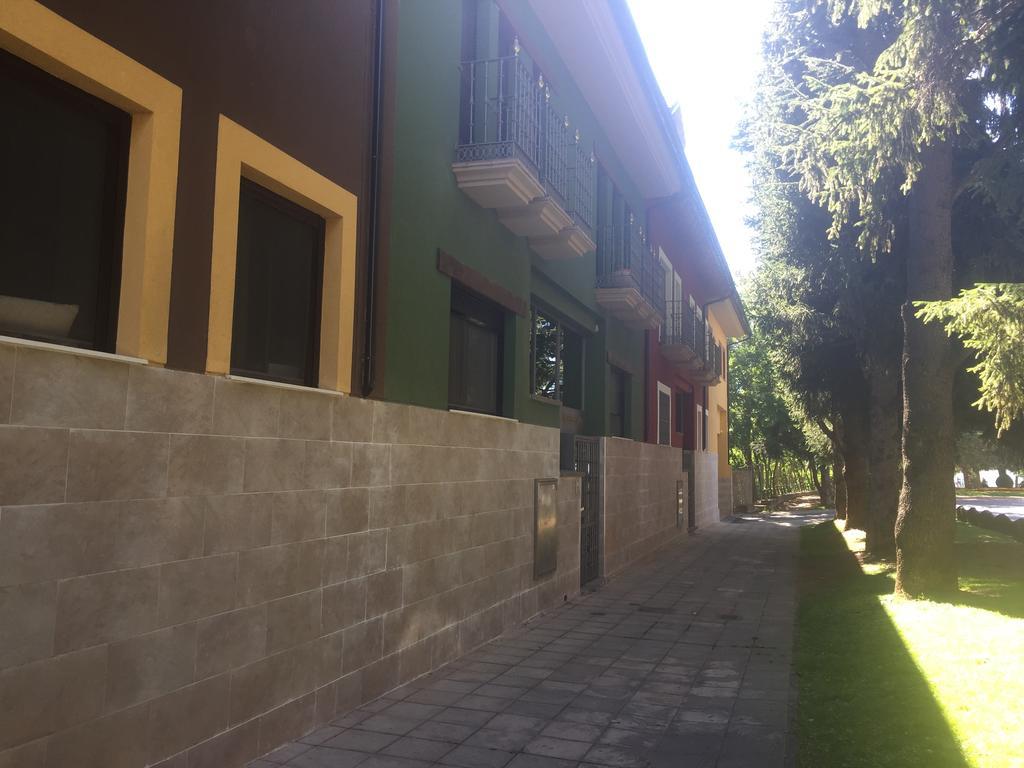 Atico Balcon De Jaca II Apartment Exterior foto